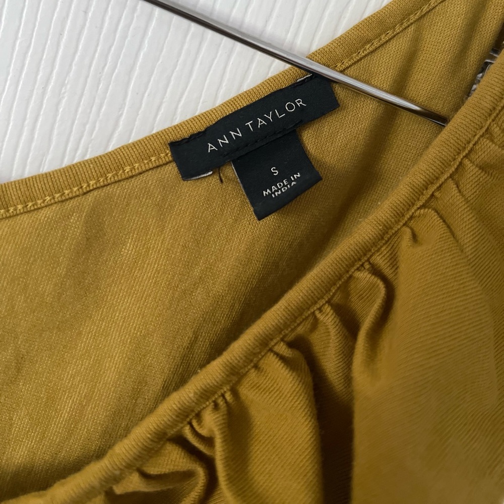 Ann Taylor Pintucked Ruffle Shell Top In Amber Green - S - Picture 7 of 11